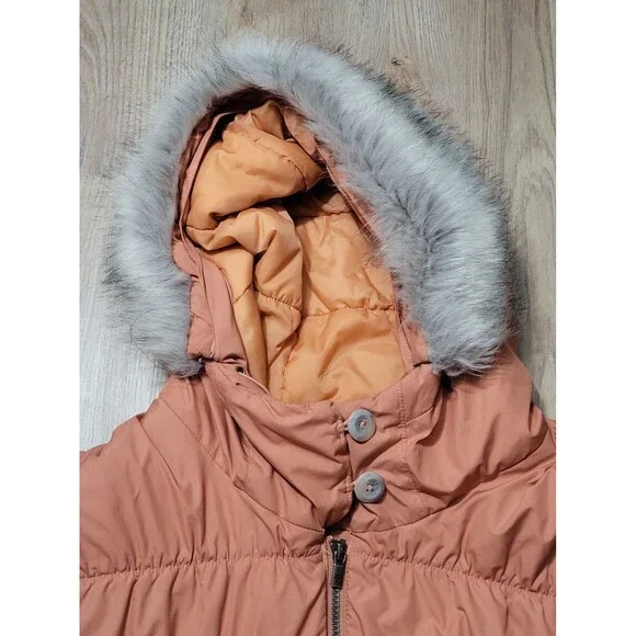 Columbia Women's Puffer Jacket in Peach with Faux Fur Hood - Picture 6 of 10